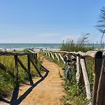 Διαμέρισμα Renewed Flat With Seaview-beahost